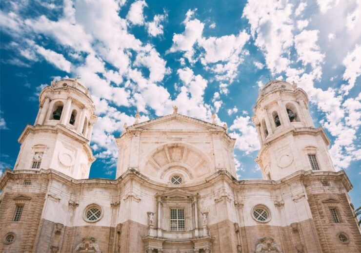 Cádiz Scavenger Hunt and Sights Self-Guided Tour - Experience Description