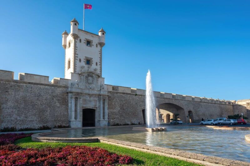 Cádiz Tuktuk Tour With Audioguide - Tour Highlights and Itinerary