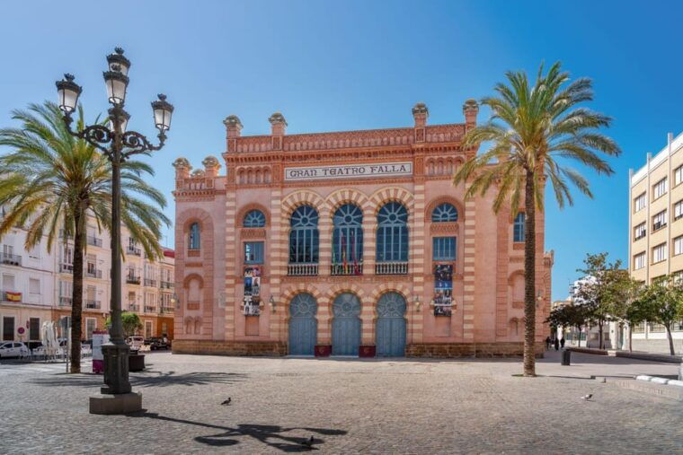 Cádiz Tuktuk Tour With Audioguide - Audioguide and Accessibility