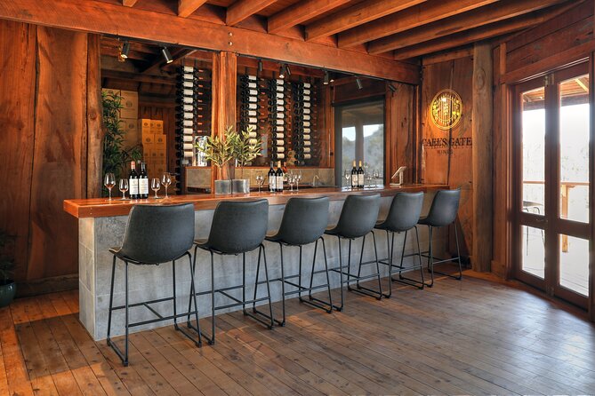 Cael's Gate Wine and Cheese Tasting in Broke - Relaxing Atmosphere and Stunning Views