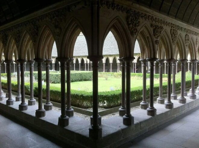 Caen: Guided Tour of Caen and Bayeux - Highlights of Bayeux