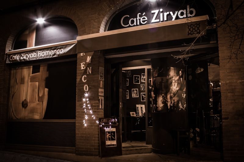 Cafe Ziryab Flamenco Show in Madrid - Inside Café Ziryab’s tablao