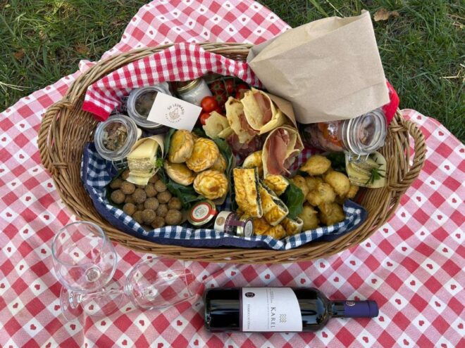 Cagliari: Cooking Class and Wine Tasting - Inclusions