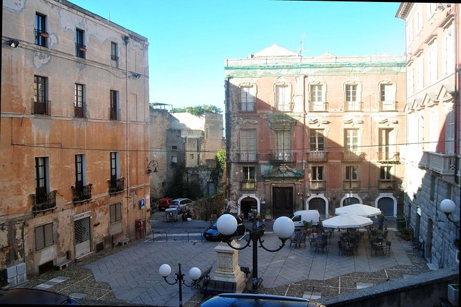 Cagliari Easy Tour - Language Options and Accessibility