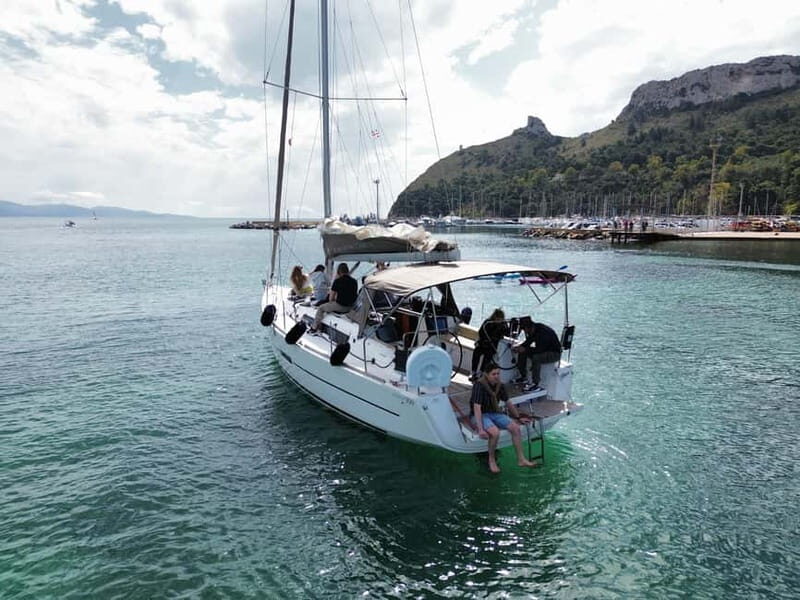 Cagliari: Sailing Tour with Snorkeling, and Prosecco Toast - Food and Drinks