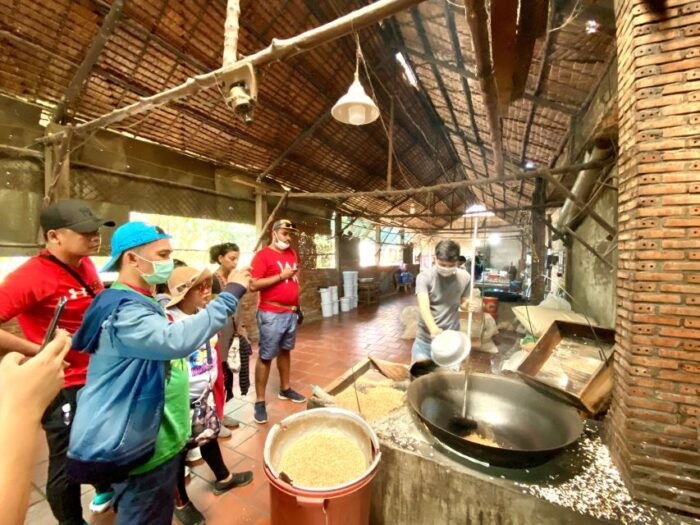 Cai Be Mekong Delta: Cooking Class, Cycling, Craft Villages - Interacting With Locals