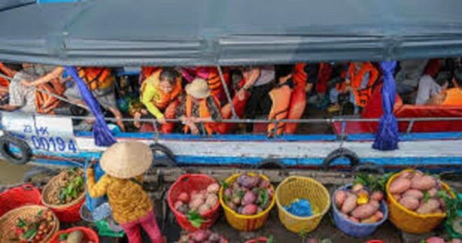 Cai Rang Famous Floating Market in Can Tho - Local Cuisine to Try