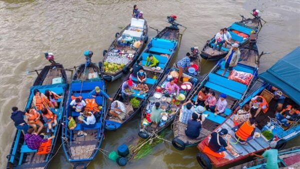 Cai Rang Famous Floating Market in Can Tho - Booking Information and Tips