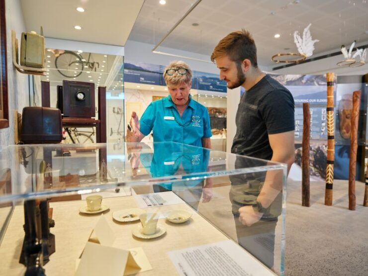 Cairns: City Sights Tour With Evening Dinner Cruise - Experience Highlights
