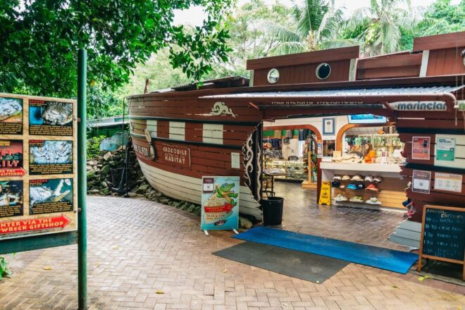 Cairns: Green Island & Great Barrier Reef Sailing Tour - Review Summary