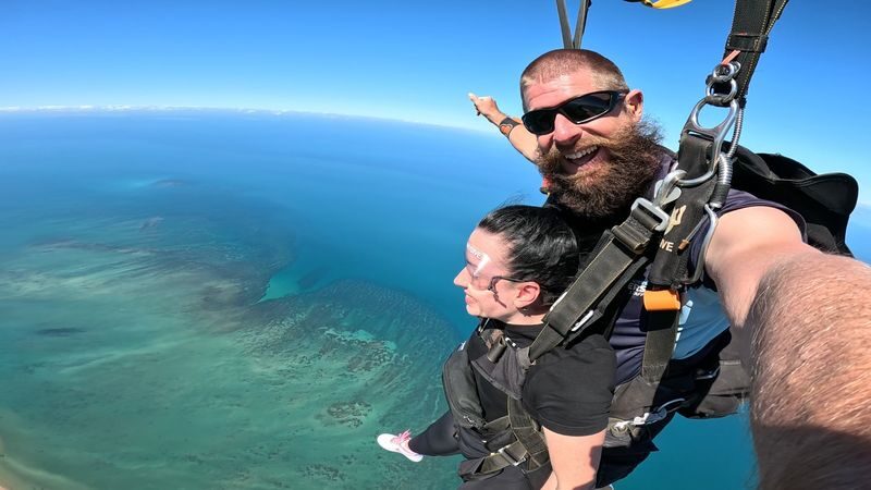 Cairns Tandem Skydive Experience - The jump: one minute of freefall, then a slower ride