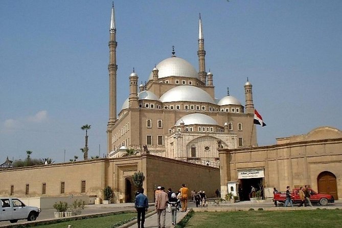 Cairo City Tour Visiting Egyptian Museum Citadel and Old Market of Khan Kkalili - Souvenir Shopping