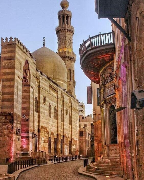 Cairo Egyptian Museum & Khan El Khalili Full-Day Private Tour - A day built around Cairo’s contrasts