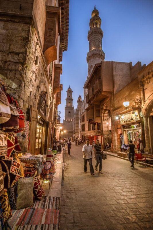 Cairo Giza Pyramids & Egyptian Museum Full-Day Private Tour - Khan El Khalili: a lively finish, with room to browse
