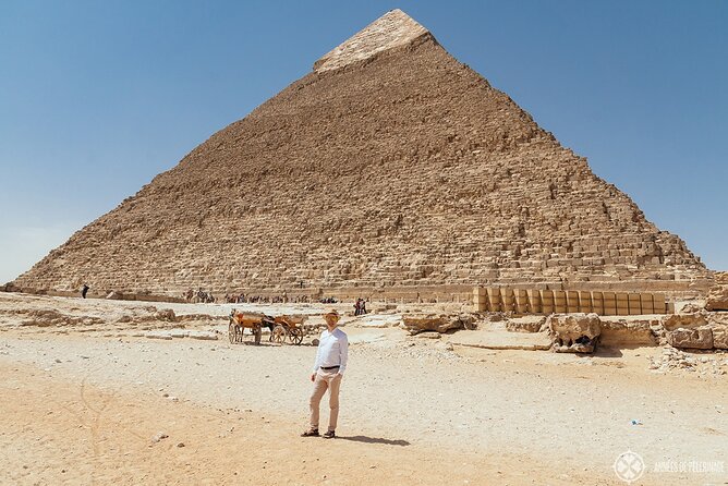 Cairo Layover Tour to Giza Pyramids, Sphinx, Coptic & Islamic Cairo and Bazaar - Meeting Guide and Signage