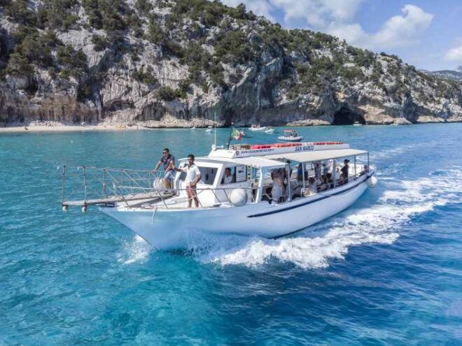 Cala Gonone: Gulf of Orosei Boat Tour With Aperitif - Inclusions and Features