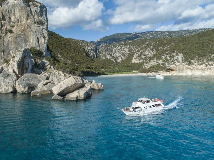 Cala Gonone: Gulf of Orosei Day Trip by Boat With Swim Stops - Trip Overview