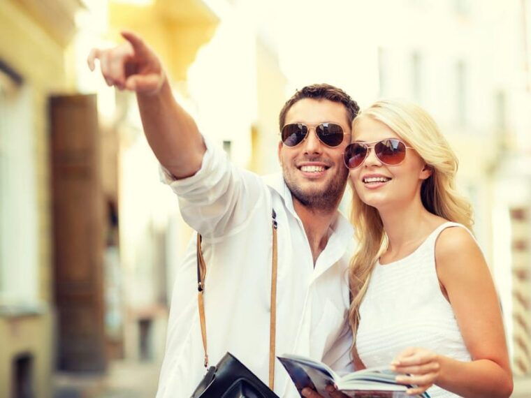 Cala Millor: Adventuredate, Fun Game, City Walk for Couples - Unique Features of the City Walk