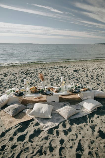 Cala Millor: Boho Beach Picnic - Meeting and Transportation