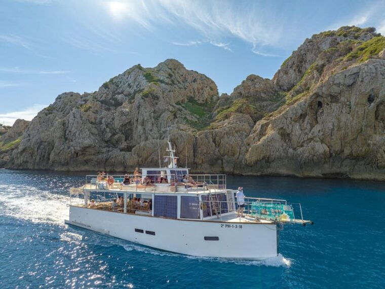 Cala Ratjada: Afternoon Boat Trips With Drinks and Snacks - Snacks, Drinks, and Culinary Experiences