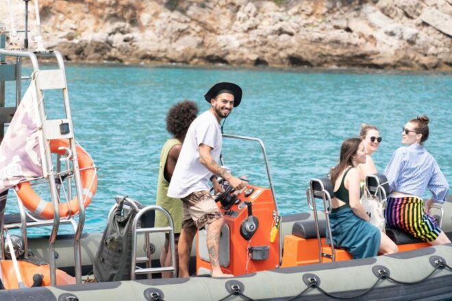 Cala Ratjada: Coastal Boat Tour - Inclusions