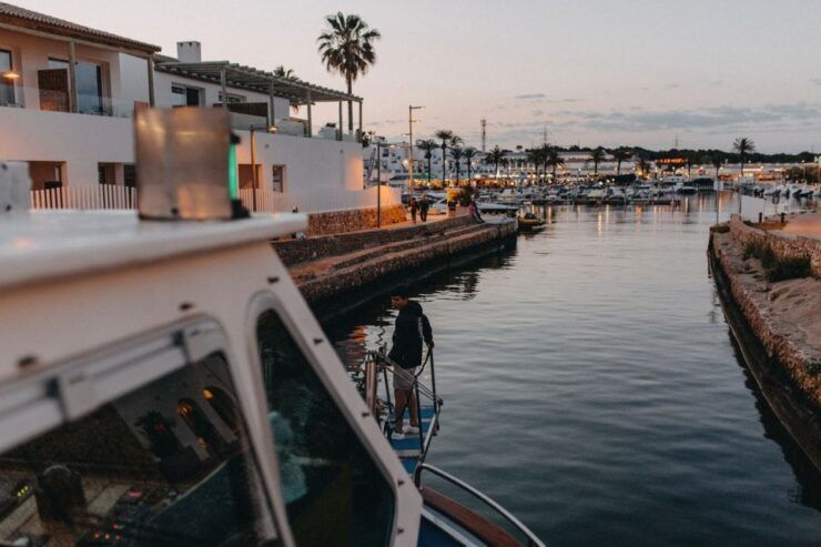 Cala'n Bosch: 2-Hour Sunset Sightseeing Tour - Tour Duration and Language Options