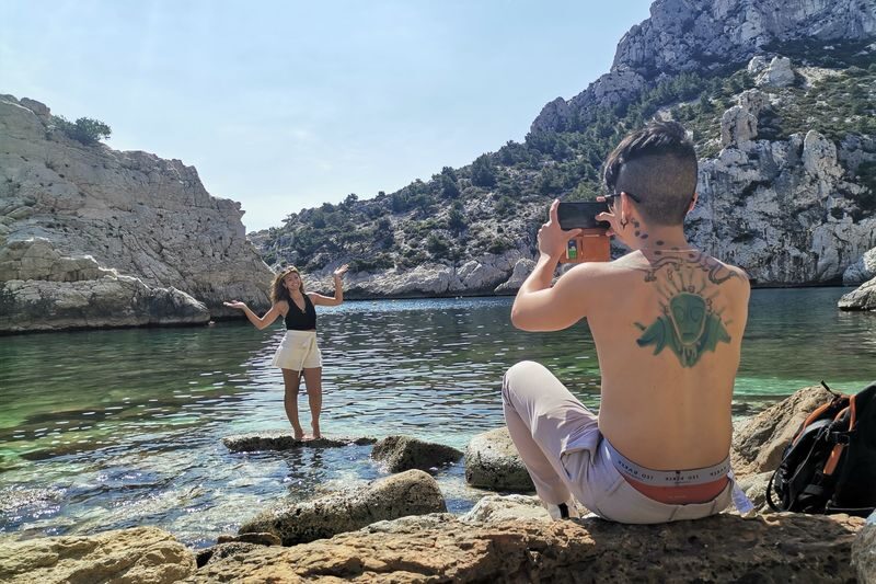 Calanques National Park Guided Hiking Tour in Marseille - Climbing to the cross for the view