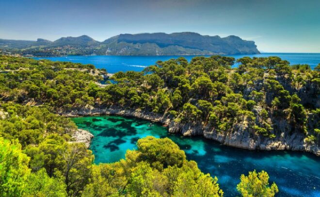 Calanques of Cassis, Aix-en-Provence & Wine Tasting Day Tour - Indulge in Wine Tasting of the Regions Famous Wines