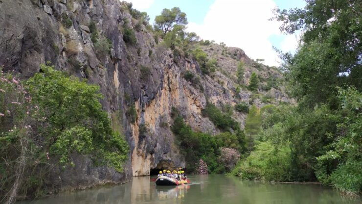 Calasparra: Almadenes Canyon Rafting With Caves and Rock Art - Experience Highlights