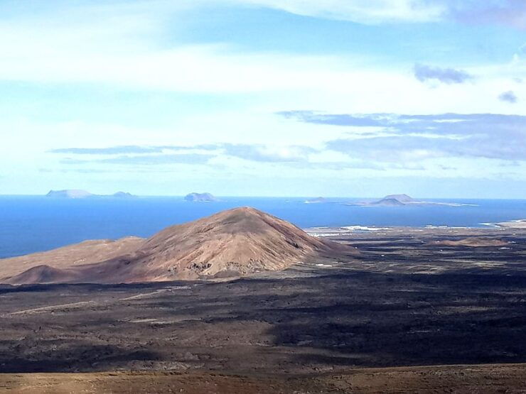 Caldera Blanca: Hiking Through the Wild Beauty of Lanzarote - Experience Highlights