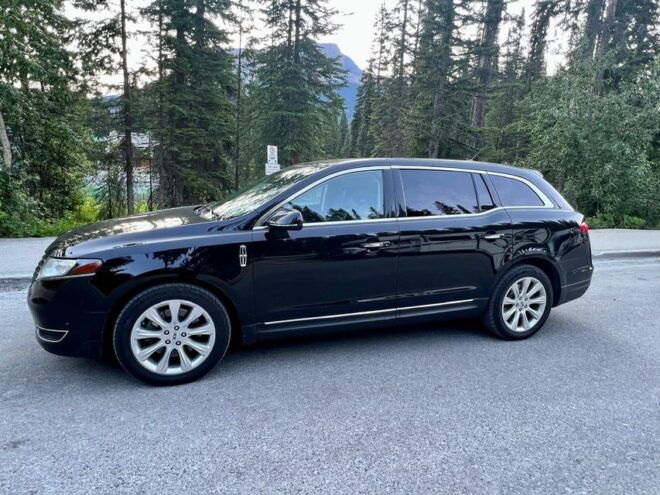 Calgary Airport: Private Transfer to Kananaskis - Luggage and Safety Guarantee