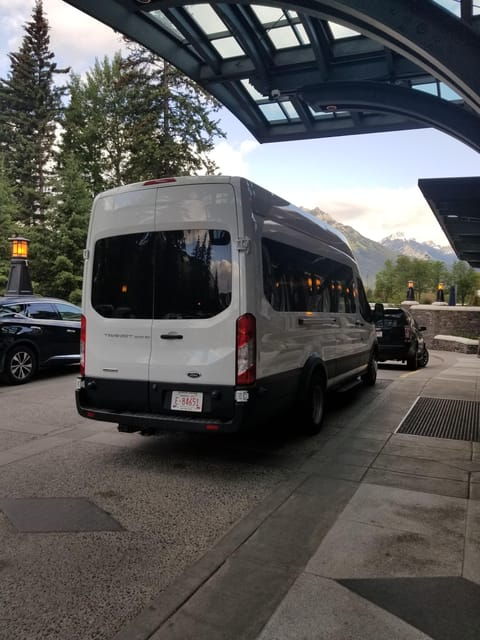 Calgary Airport to Banff - Private Transfer - Convenience and Eco-Conscious Travel