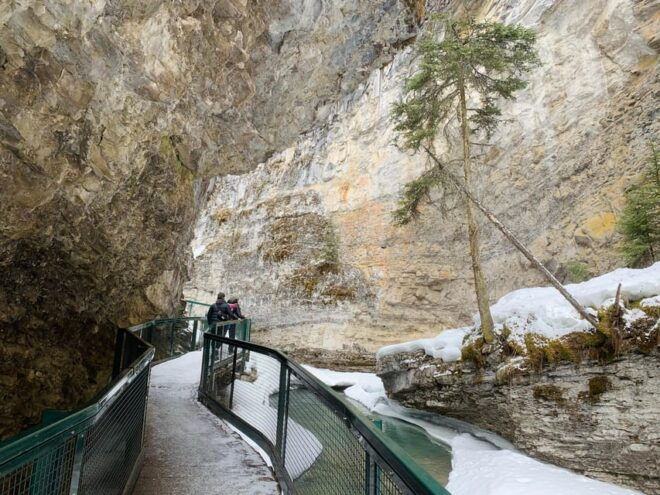 Calgary: Banff Gondola/Upper Hot Springs, Johnston Canyon - Frequently Asked Questions