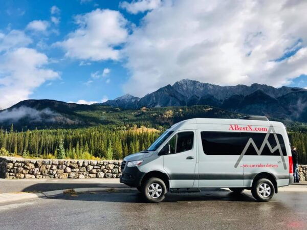 Calgary/Banff: Lake Louise, Moraine & Johnston Canyon Trip - Customer Reviews