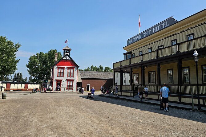 Calgary City Tour and Yamnuska Wolfdog Sanctuary Private Tour - The Sum Up