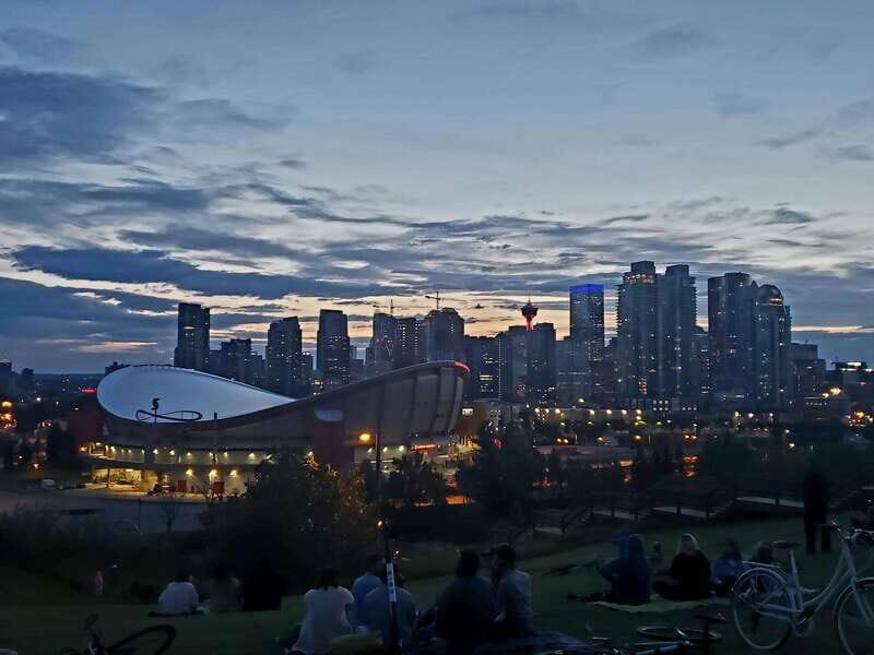 Calgary City Tour & Yamnuska Wolfdog Sanctuary Private Tour - Transportation and Group Dynamics