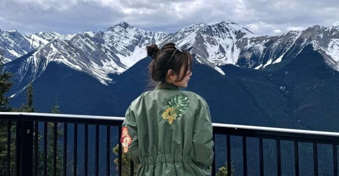 Calgary: Lake Minnewanka, Gondola, Banff, & Hotsprings Tour - Tour Experience