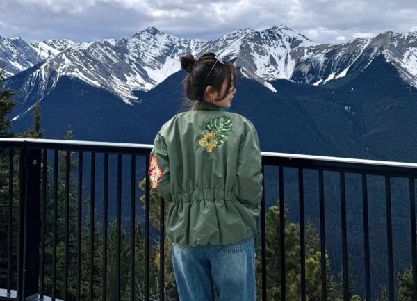 Calgary: Lake Minnewanka, Gondola, Banff, & Hotsprings Tour - Starting Location and Meeting Point