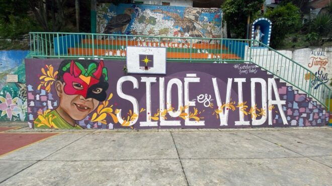Cali: Walking Tour of the 11 Neighborhoods of Commune 20 - Exploring Tierra Blanca Neighborhood