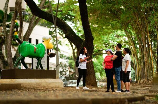 Cali: Walking Tour of the Historic Center - Cultural Immersion