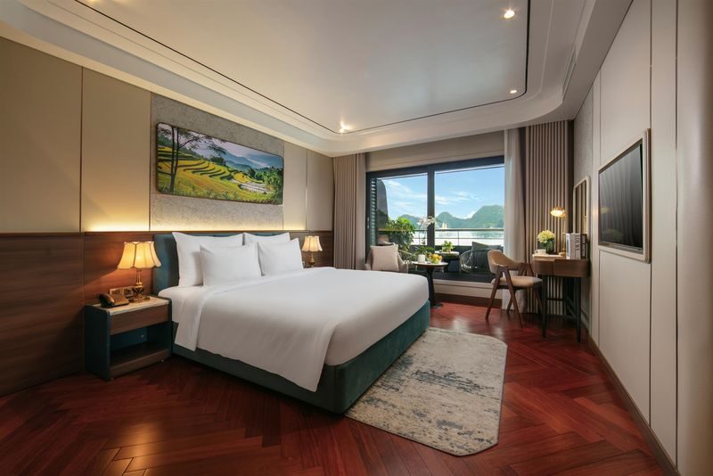 Calista 2D1N Cruise: Ha Long Bay, Sung Sot, Ti Top, Tung Sau - A modern ship, with the bay just outside your door