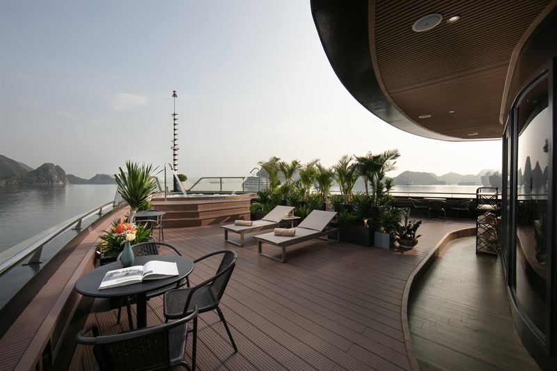 Calista 2D1N Cruise: Ha Long Bay, Sung Sot, Ti Top, Tung Sau - Day two: a gentle start, then water-level scenery