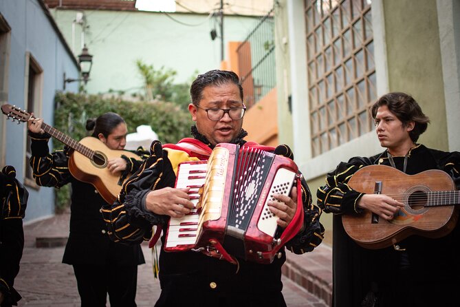 Callejoneada With the Estudiantina De Guanajuato - Guided Tour Through the Streets of Guanajuato