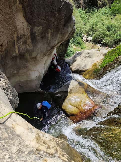 Callosa d'Ensarria: Estret de les Penyes Canyoning Tour - Discovering Estret de les Penyes