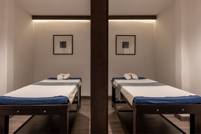 Calm Massage at Inthawarotot in Chiang Mai - A calm setting, with occasional service variation