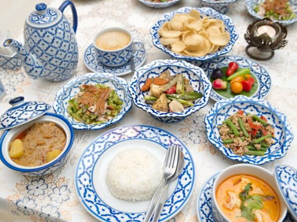 Calypso Dinner With Thai Classical Dance and Cabaret Show - Helpful Tips for Tourists