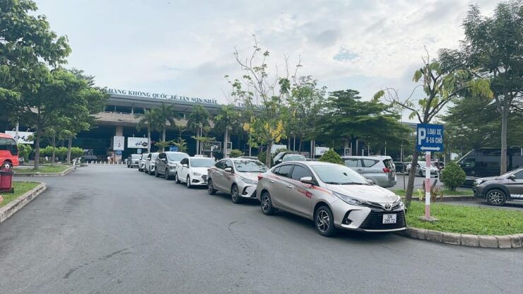 Cam Ranh: Airport Transfer Service - Available Vehicle Types