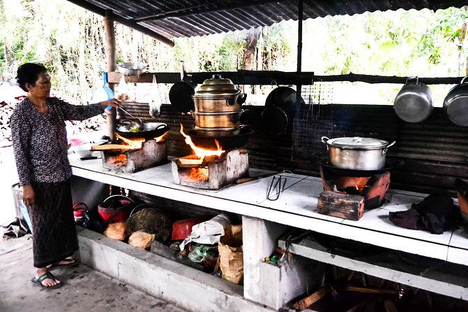 Cambodian Market Tour and Unique Cooking Experience in a Countryside Kitchen - Pricing and Reviews