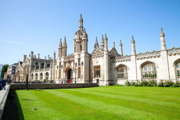 Cambridge: 2-Hour Private University Walking Tour - Key Sights and Landmarks to Capture