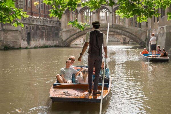 Cambridge: Guided Shared River Punting Tour - Meeting Point and Important Information